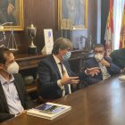 Santiago Morales mantuvo las primeras reuniones de trabajo en su nuevo entorno social y deportivo