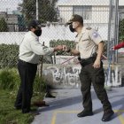 Trabajos. Una brigada de uniformados de la Unidad de Turismo acude a diversos sectores de la capital para recuperar espacios.