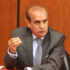 Gobernador de la provincia del Guayas desde el pasado 26 de mayo. Es abogado. Fue asambleísta nacional, diputado provincial y asesor externo del Banco Central del Ecuador.