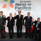 (L to R) Mexican Secretary of Foreign Affairs Marcelo Ebrard, Chile"s President Sebastian Pinera, Peru"s President Martin Vizcarra, Colombia"s President Ivan Duque and Ecuador"s Lenin Moreno pose for photographers during the Pacific Alliance Summit, in Lima on July 6, 2019.
 The leaders of the Pacific Alliance countries held a summit with a call to fight protectionist policies and adopt measures against global warming. - 
 / AFP / Cris BOURONCLE

 PERU-PACIFIC ALLIANCE-SUMMIT