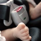 Incomprensible pero cierto. Muchos padres dejan a sus hijos pequeños dentro de los autos.