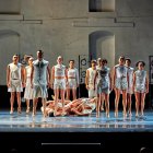 La Compañía entrena para sus presentaciones.