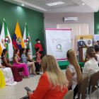 Un encuentro entre el alcalde de Quevedo y las aspirantes al trono de Miss Ecuador.
