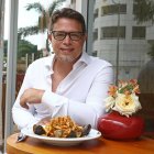 Óscar regresó a Ecuador para implementar su técnica en implantología oral.