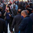 Los santiaguinos vuelven a sus actividades luego de pasar por un nuevo aislamiento en casa.