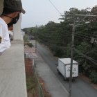 Tránsito. Una avenida residencial es usada para vehículos pesados.