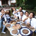 El grupo empezó hace dos meses a grabar contenidos para las redes sociales.