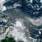 Fotografía cedida por la Oficina Nacional de Administración Oceánica y Atmosférica (NOAA) donde se muestra el estado del clima en el Atlántico hoy a las 10:20 hora local (14:20 GMT).