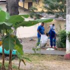 Los moradores de zona para recoger la basura, cortar la maleza, podar los árboles y sembrar nuevas plantas.