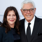 El cineasta estadounidense Richard Donner y su esposa Lauren Schuler Donner.