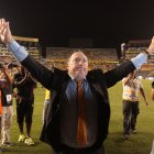 Rubén Israel quedó subcampeón con Barcelona en 2014 y ganó un torneo amistoso en 2015.