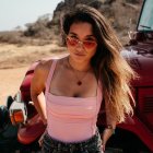 Ivanna, quien es conocida como Vanna, se lanzó como solista profesional el año pasado.