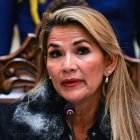 La expresidenta interina de Bolivia permanece en una cárcel, acusada de genocidio y otros delitos.