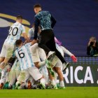Argentina gana 1-0 a Brasil en el mítico Maracaná.