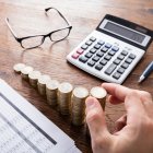 Impuestos. Expertos alertan a la ciudadanía para que conozca los rubros que paga en sus consumos diarios. En algunos valores se incluyen tributos.