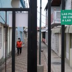 El barrio. Pese a que se han colocado puertas en las peatonales para frenar los delitos, estos no cesan.