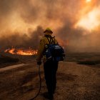 California vivió en 2020 el peor año de su historia en cuanto a número de incendios y superficie quemada, ya que ardieron más de cuatro millones de acres, que son 1.618.742 hectáreas.