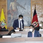 El alcalde removido Jorge Yunda convocó a sesión y los concejales que lo llaman “usurpador” decidieron, contra todo pronóstico, asistir.