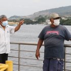 Estero. Gustavo Arce y Clemente Barco recuerdan la vida al pie del Salado cuando su agua no estaba contaminada.