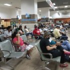 Trámite: Este lunes 19 de julio decenas de personas hicieron fila desde temprano para sacar la cédula de ciudadanía.