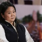 La candidata derechista da un paso al costado.