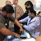 El veterinario Pedro Soto, del Parque Marino Valdivia, aseguró que se tomaron muestras sanguíneas, ecografías y placas de rayos X al ejemplar.