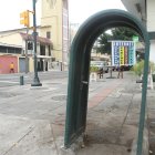 TACHOS DE BASURA QUE ESTAN UBICADOS EN LA CALLE AGUIRRE Y CARCHI FUERON ROBADOS POR LOS CHAMBEROS 20 DE JULIO  DEL 2021 GUAYAQUIL-ECUADOR