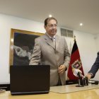 Actividades. El nuevo alcalde capitalino mantuvo ayer sus primeras reuniones con concejales y colaboradores.