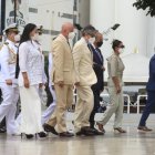 Las autoridades colocaron una ofrenda floral.