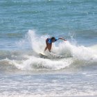 Mimi Barona durante su participación en la prueba de surf de los Juegos Olímpicos de Tokio.