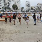 Un mayor número de bañistas se observó en la playa de Salinas, ayer en la tarde.