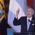 Figura. Guillermo Lasso durante su presentación en la sesión solemne.