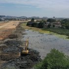 Relleno. Sin ningún control, una compañía ha entrado al canal y lo ha rellenado. El Municipio de Durán pidió sanciones en un informe técnico. Este Diario solicitó, además, una entrevista con los responsables.