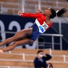 Simone Arianne Biles, es una gimnasta artística estadounidense, siete veces campeona nacional, ​ campeona olímpica en Río 2016​ y cinco veces campeona del mundo.