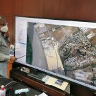 Escenario. El empresario Enrique Andrade muestra el área que la compañía involucrada compró alrededor.