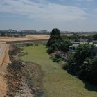 Lago. El cuerpo de agua de la ciudadela duraneña es el único remanente natural en ese sector industrial.