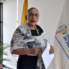 La defensora del Pueblo subrogante dice haber recibido presiones desde el momento mismo que asumió la función, tras la detención de Freddy Carrión.