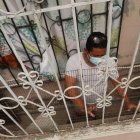 Las casas de los habitantes de la ciudadela están cerradas con rejas y alambres. Varias peatonales han corrido la misma suerte.