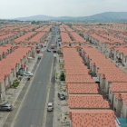 Panorámica. Así luce el plan habitacional Mi Lote, en Villa Bonita, donde la empresa constructora afirma que el contrato solo contempla la construcción de casas y no la urbanización de la zona.