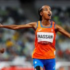 La holandesa Sifan Hassan logró algo insólito en su competencia.