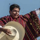 El docente, sindicalista y ahora presidente del Perú está causando malestar en la oposición con sus primeras acciones.