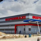 El nuevo almacén se adapta al entorno de la zona.