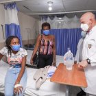 Recorrido. El vicepresidente Alfredo Borrero continúa con sus visitas a los hospitales del país.