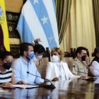 Autoridades de Guayaquil en rueda de prensa.