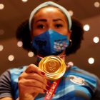 Neisi Dajomes terminó con al medalla de oro colgada en su cuello.