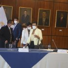 Información. Sin responder preguntas y junto a algunos jefes de bancadas, Llori habló del juicio político a Celi.