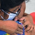 Desde el 21 de julio pasado, Salud vacuna a la población desde 12 años con factores de riesgo.