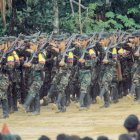 Las Fuerzas Armadas Revolucionarias de Colombia,  antes de entregar las armas.