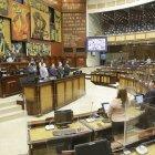 El pleno de la Asamblea Nacional entonó el Himno Nacional en conmemoración al 10 de Agosto.