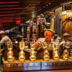 Un local de Starbucks Reserve de Estados Unidos, en el que se venden productos exóticos.